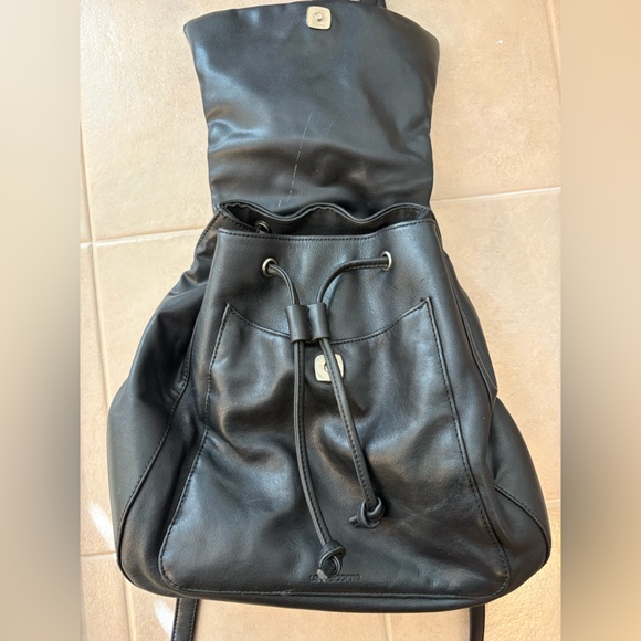 Liz Claiborne Black Leather Backpack 🖤 - Picture 4 of 9